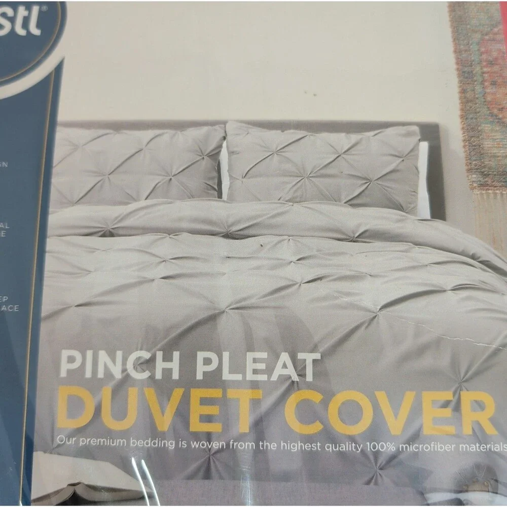 Nestl Red Pinch Pleat Duvet Cover Full Size 3 Pcs 1 Full Cover + 2 Pillow Shams